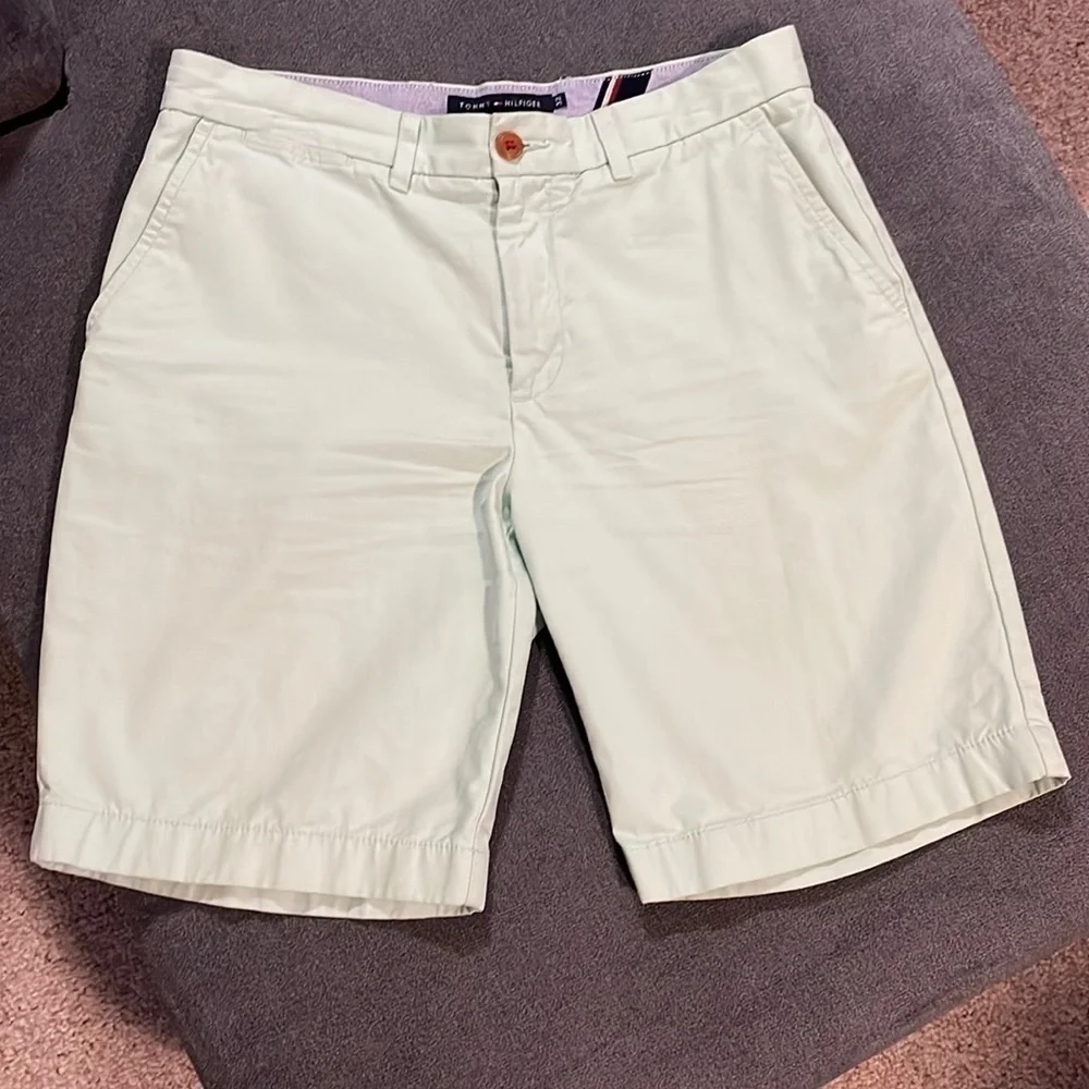 MEN’S Tommy Hilfiger Classic Fit Shorts with 9.5” inseam
